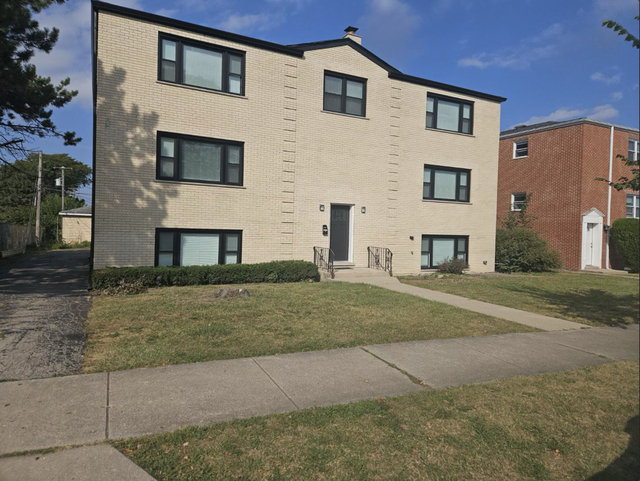 8846 N Cumberland Avenue - Photo 1