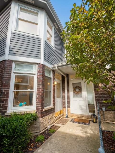 3325 N Racine Avenue - Photo 1