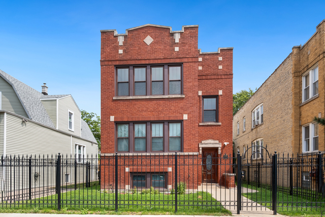 3819 N Sacramento Avenue - Photo 1