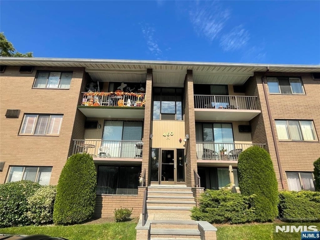 460 Liberty - Photo 1