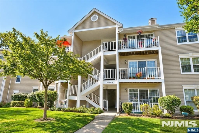 898 Tuliptree - Photo 1