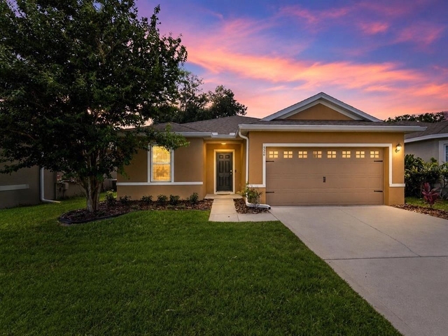 526 Safe Harbor Drive - Photo 1