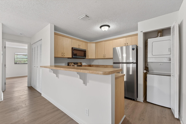 4983 Nw 95th Avenue - Photo 1