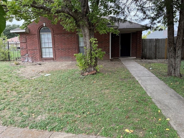 3021 Lawndale Drive - Photo 1