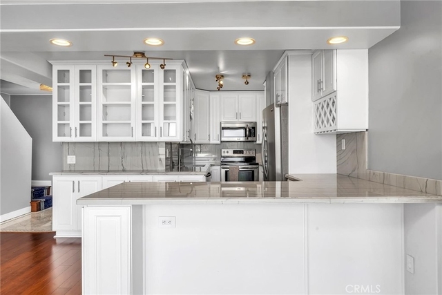 531 Esplanade - Photo 1