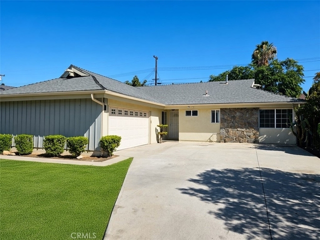 1260 Kenwood Street - Photo 1