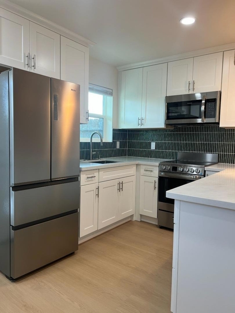 532 Mayfair Avenue - Photo 1
