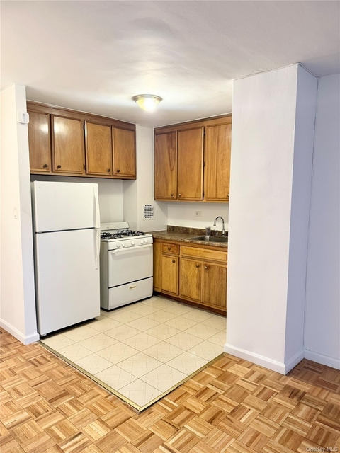 85-15 Main Street - Photo 1