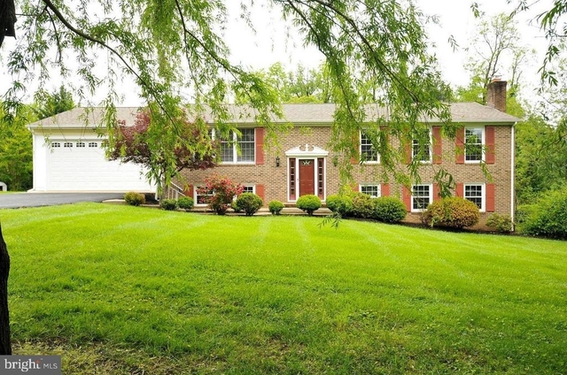 10506 Oak Place - Photo 1