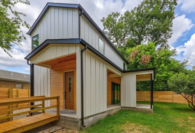 2104 Columbia Cv - Photo 1