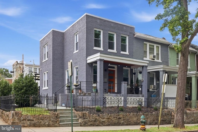 200 Cromwell Terrace Ne - Photo 1