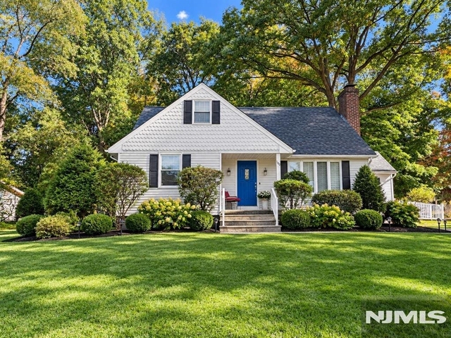 160 Spring Valley - Photo 1