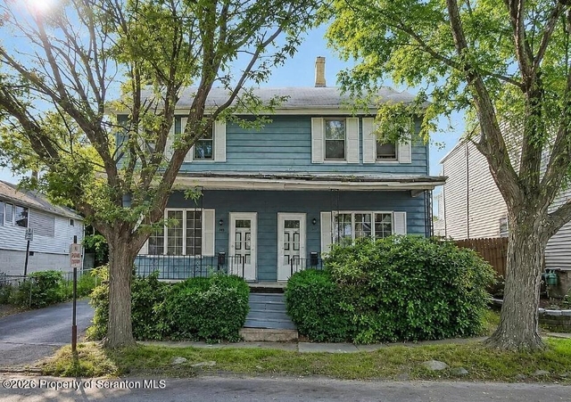 307 N Everett Avenue - Photo 1