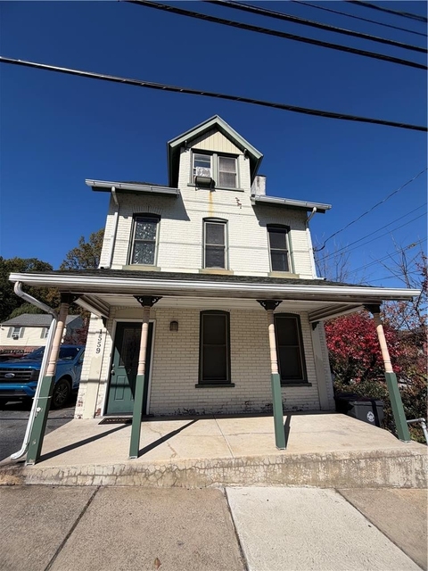 1559 Broadway Street - Photo 1