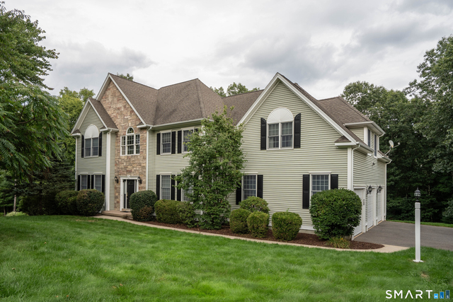 16 Hendrickson Lane - Photo 1