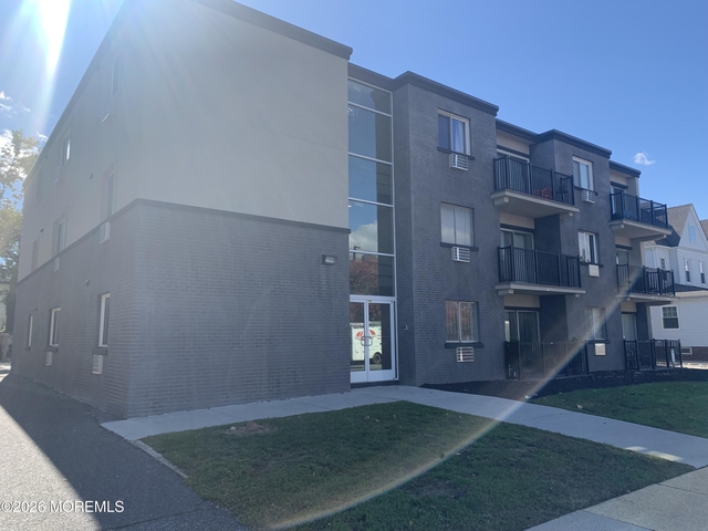 21 Leroy Place - Photo 1