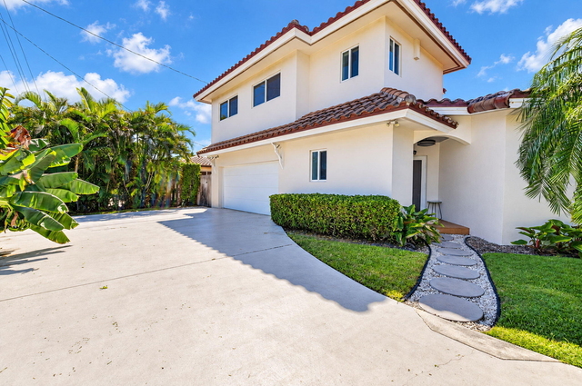 175 Ne Olive Way - Photo 1
