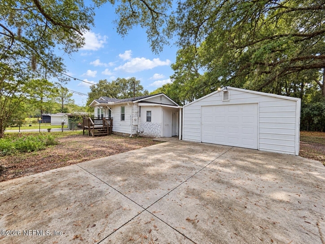 1667 Rowe Avenue - Photo 1