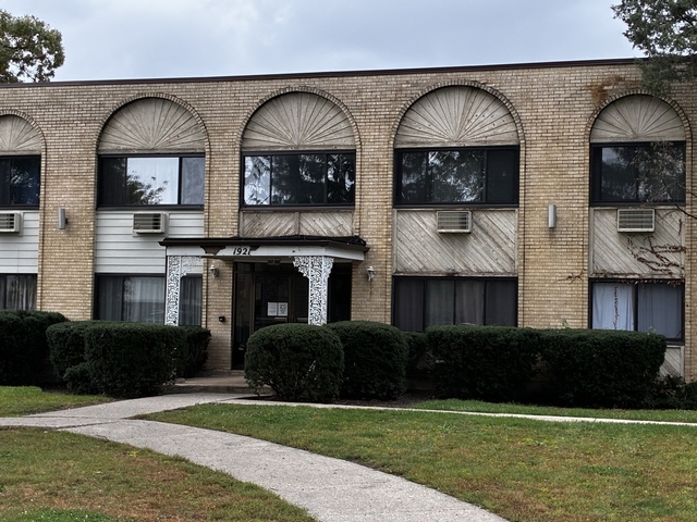 1919 N Lewis Avenue - Photo 1