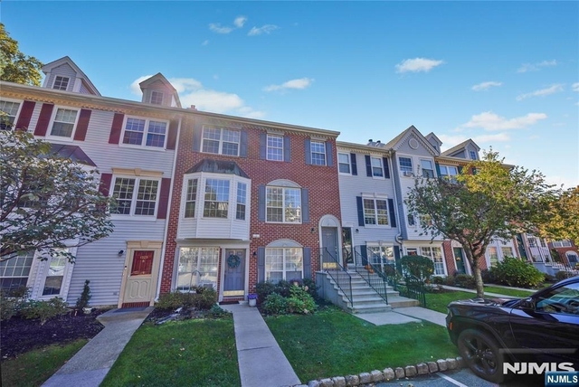 1321 Lavender - Photo 1