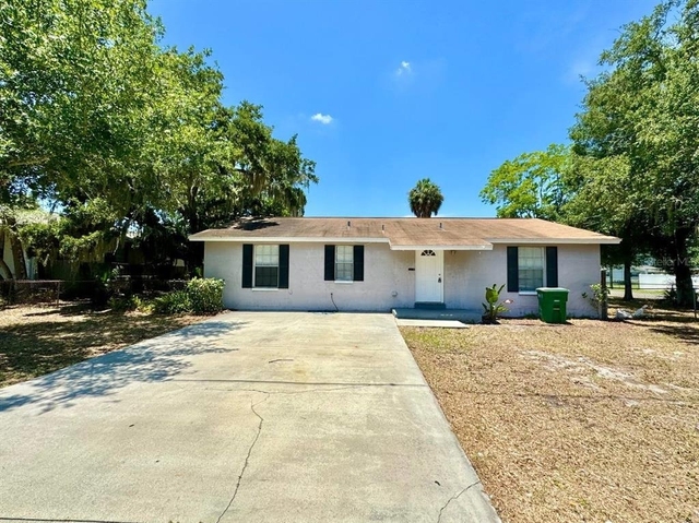 7601 S Swoope Street - Photo 1