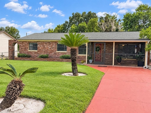 1003 W 9th Street - Photo 1