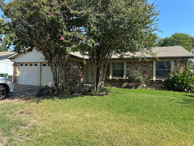 743 Price Drive - Photo 1