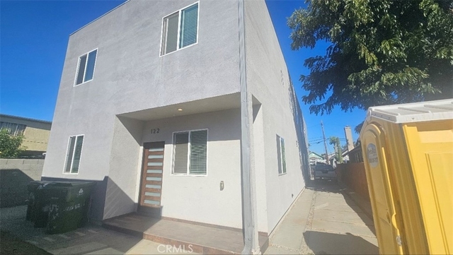 122 W 55th - Photo 1