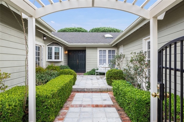 2912 Catalpa - Photo 1