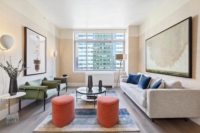 271 West 47th Street - Photo 1