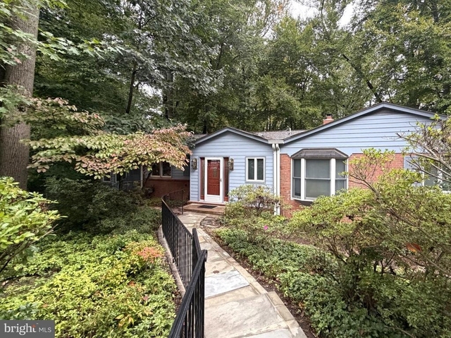 1424 Highwood Drive - Photo 1