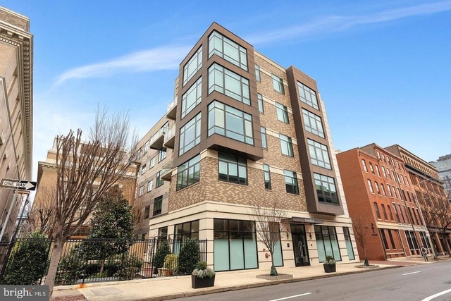 313 Race Street - Photo 1