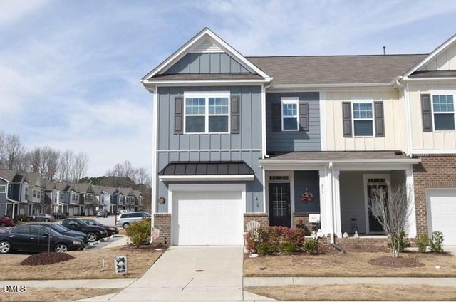 801 Trendy Lane - Photo 1