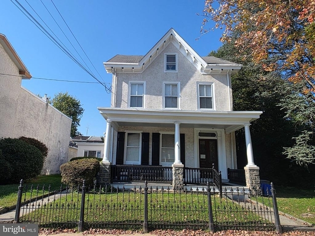 420 Lyceum Avenue - Photo 1