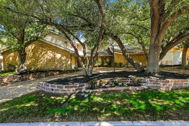 707 Findlay Drive - Photo 1