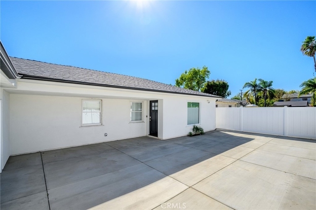 1346 N Parish Place - Photo 1