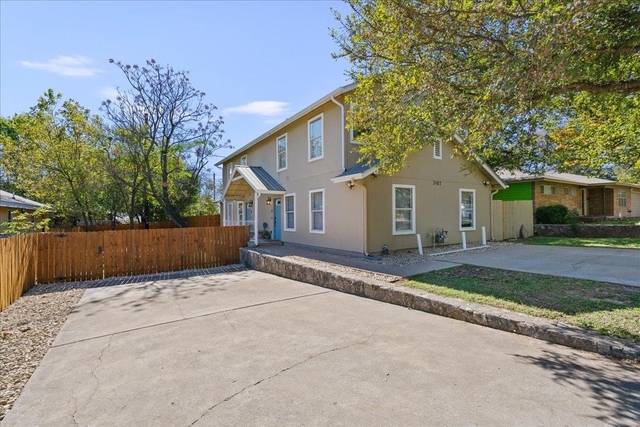 3107 E 13th St - Photo 1
