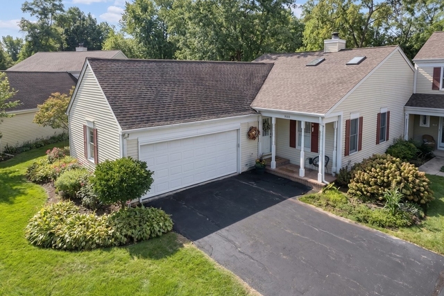 1069 Devonshire Avenue - Photo 1