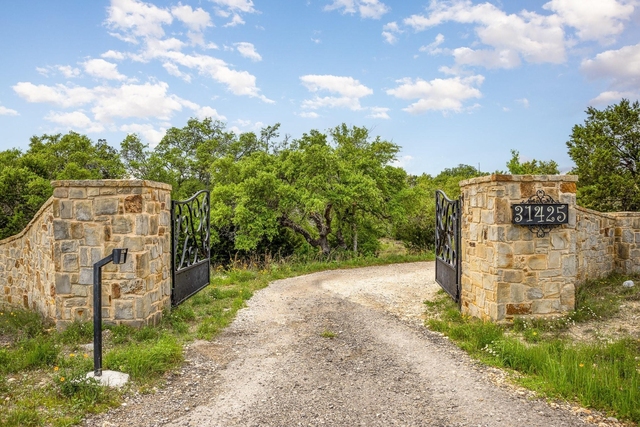 31425 Ranch Road 12 - Photo 1
