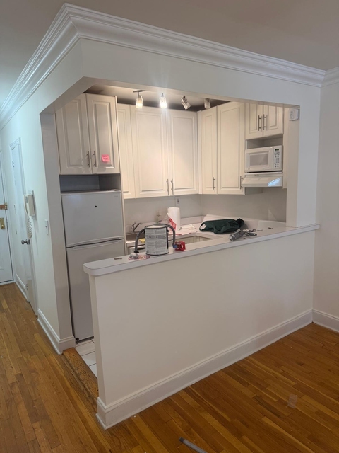 East 80th Street - Photo 1