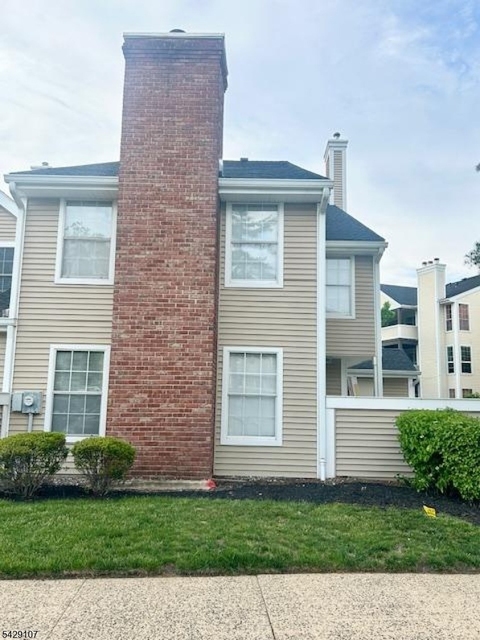 150 Country Club Dr - Photo 1