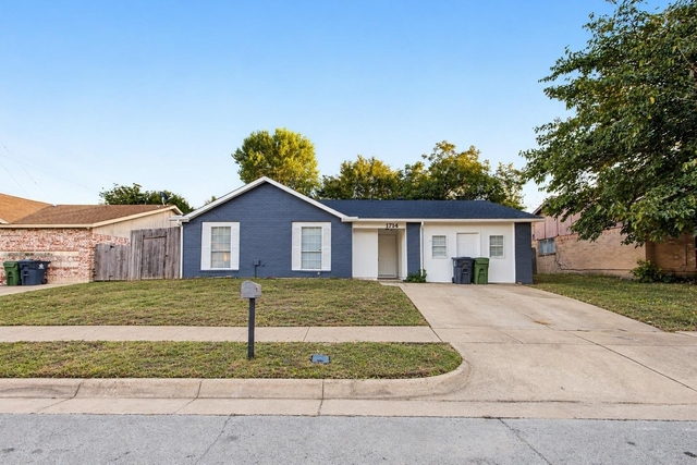 1714 Granada Drive - Photo 1
