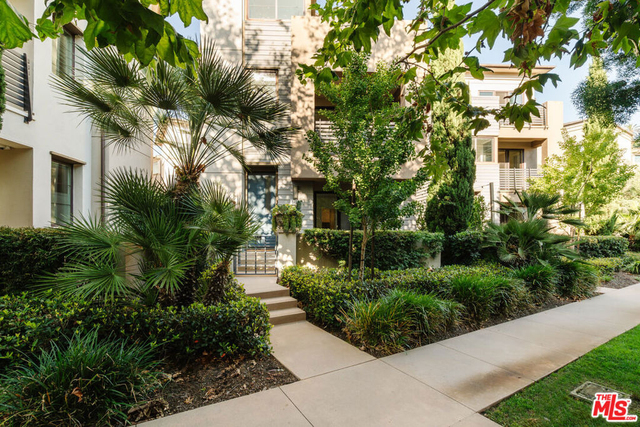 5837 N Lantern Court - Photo 1