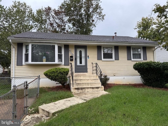 2208 Vermont Avenue - Photo 1