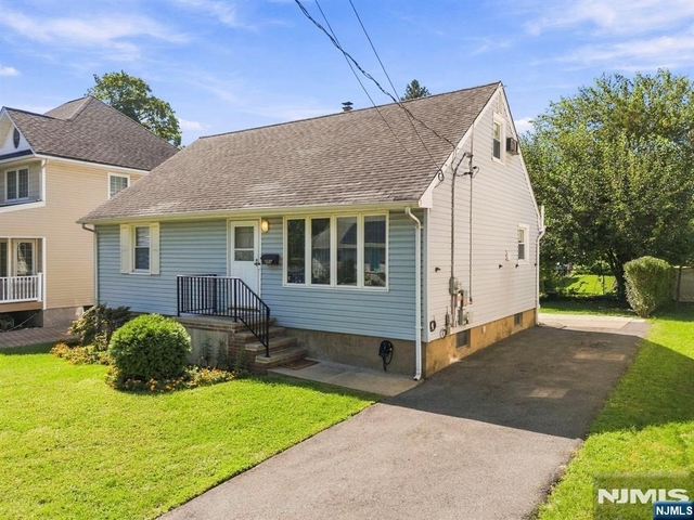 454 Lasalle - Photo 1