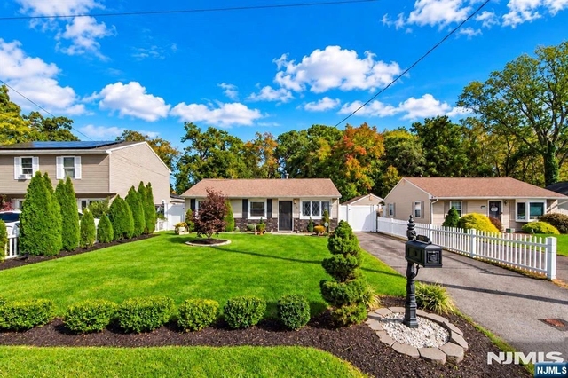 535 Holly Village - Photo 1