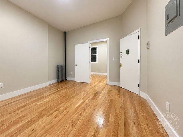 304 Stuyvesant Avenue - Photo 1