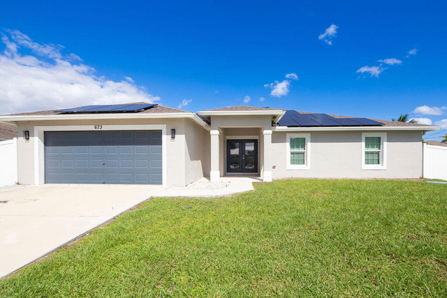 673 Sw Mchole Avenue - Photo 1