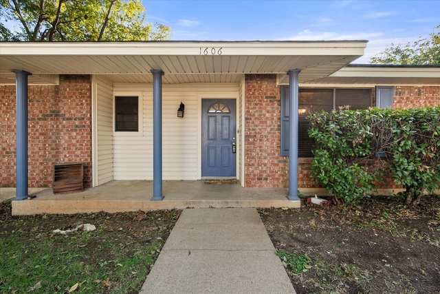 1606 Ridge Court - Photo 1