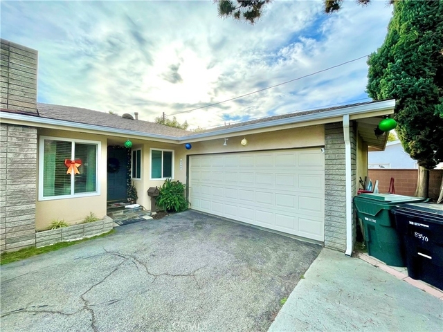8340 Sheffield - Photo 1